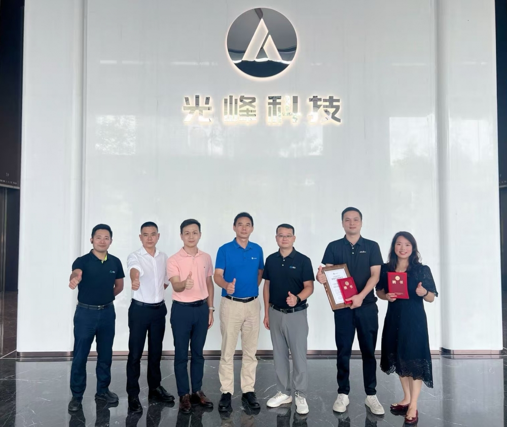 六年深耕,得众科技与光峰专显的深度合作之路