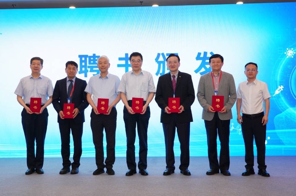 智能技术在继续医学教育中的应用研究课题启动会在京顺利召开,以数智赋能为医疗强基注入全新动力!