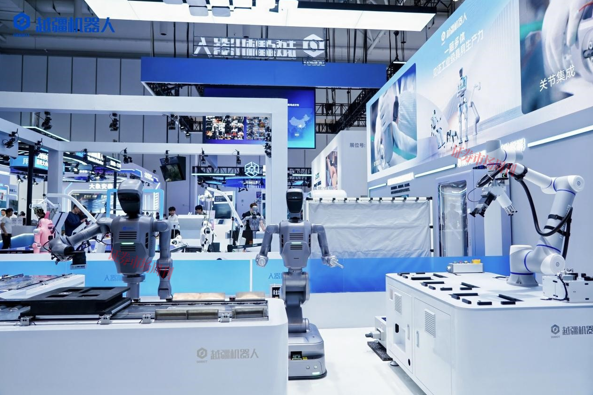 直击2026世界机器人大会:头部机器人产业链企业加快A+H双上市