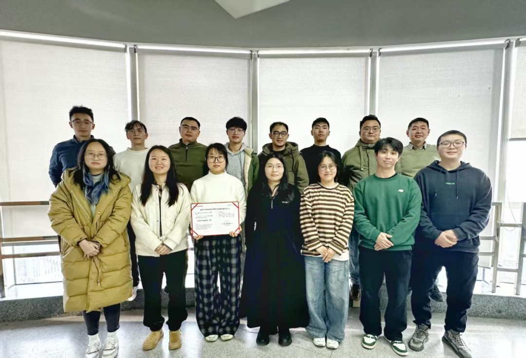 长虹技术创新成果①｜魔方桌面的极简革命：把复杂留给系统，把简单还给用户